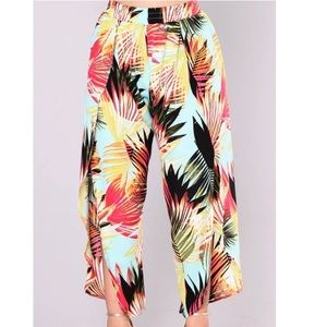 Floral pants NWOT
